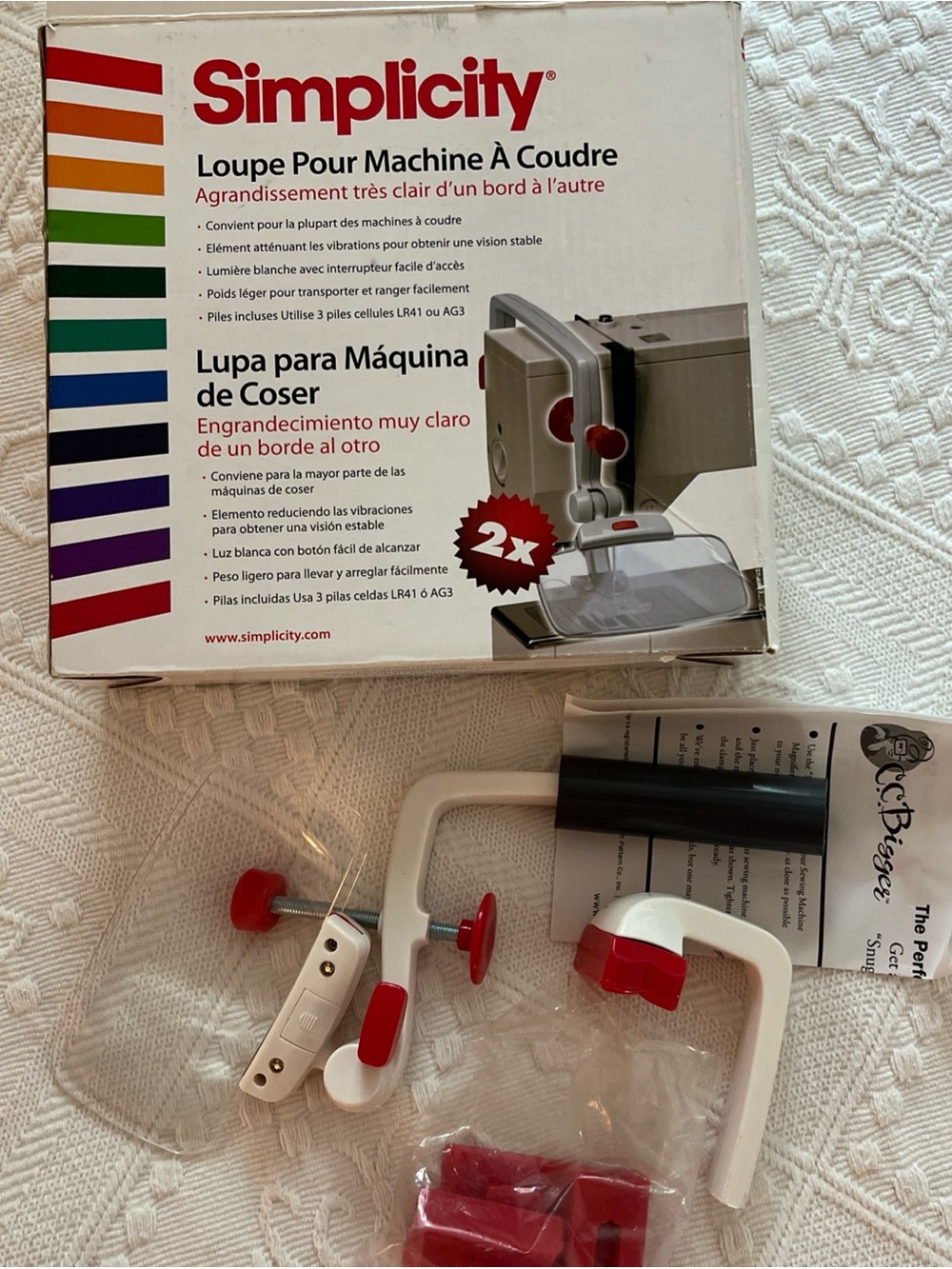 Simplicity Sewing Machine Magnifier 2x & Accessories